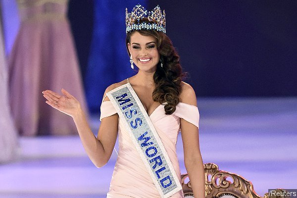 Miss South Africa Rolene Strauss Crowned Mis