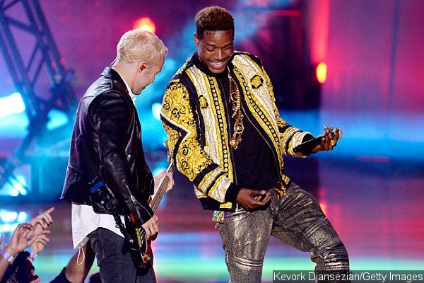 MTV Movie Awards 2015: Fall Out Boy Performs 'Trap Queen' With Fetty Wap