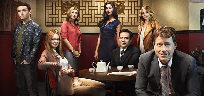Greg Kinnear is a brilliant lawyer with self-destructive behavior