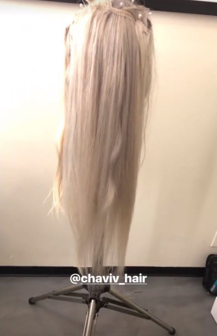 Going Back Long Kim Kardashian Shows Off Blonde Extensions On
