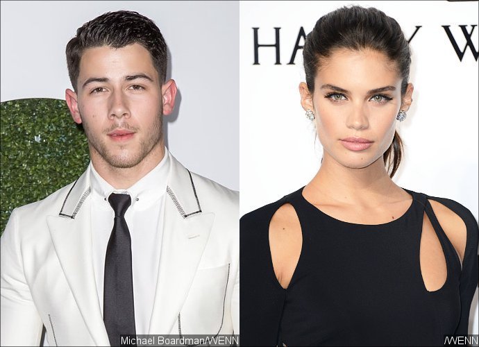 Is Nick Jonas Dating VS Angel Sara Sampaio?