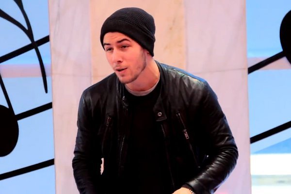 Video: Nick Jonas Performs 'Jealous' on Big Piano at FAO Schwarz