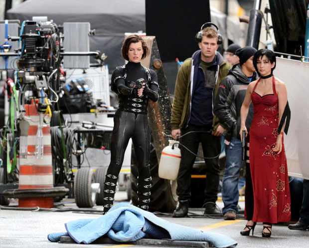 Fresh'Resident Evil 5' Set Photo and Video Reveal Ada Wong in Full Costume