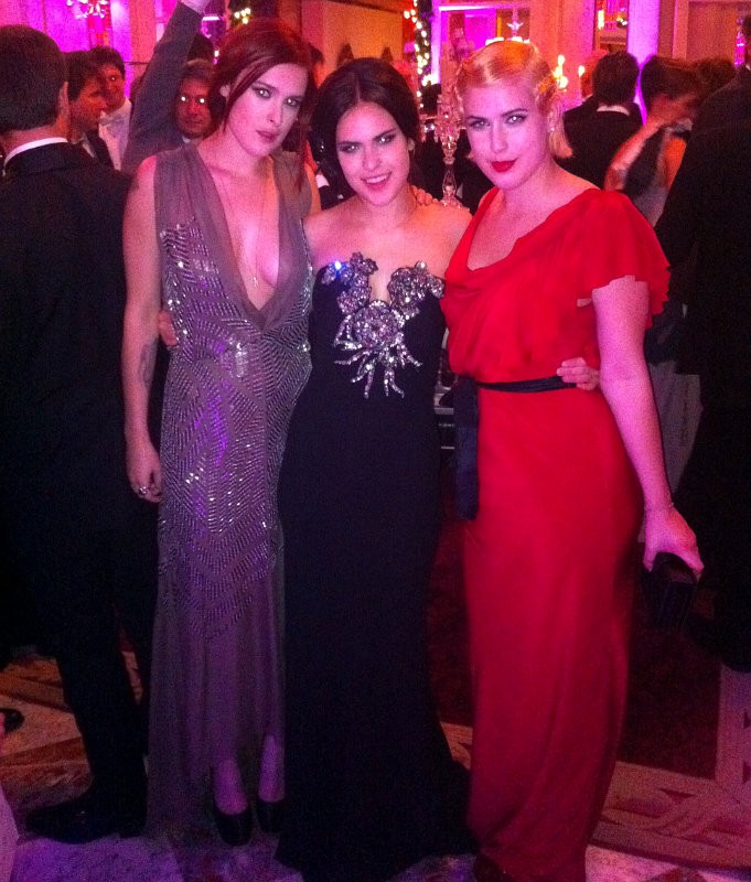 Rumer Willis Gives an Eyeful With Plunging Dress at Sister's Debutante Ball