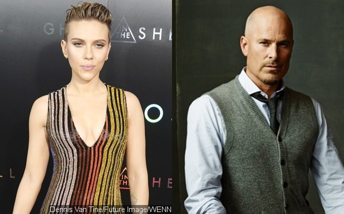 Scarlett Johansson's Feelings for Lawyer Kevin Yorn 'Haven't Fizzled' Despite Colin Jost Romance