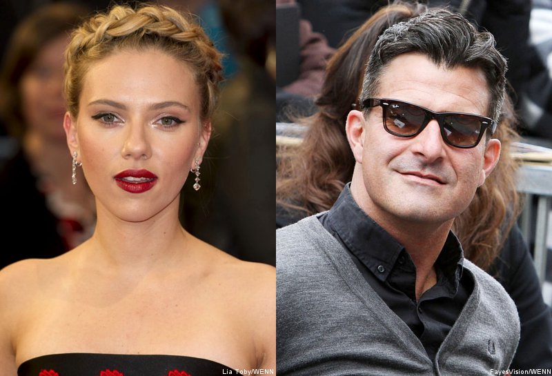 Scarlett Johansson Splits From Boyfriend Nate Naylor
