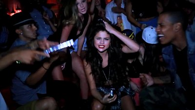 http://www.aceshowbiz.com/images/news/selena-gomez-parties-hard-in-birthday.jpg