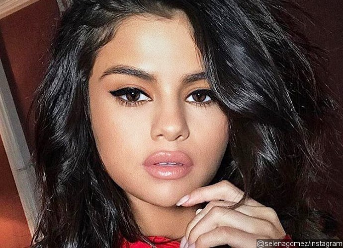 Selena Gomez Sparks Lip Injection Speculations