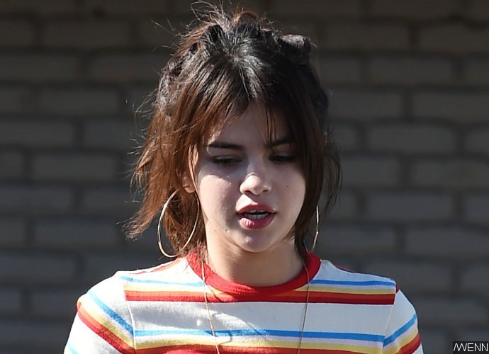 Selena Gomez Takes IHOP Mug After Grabbing Breakfast