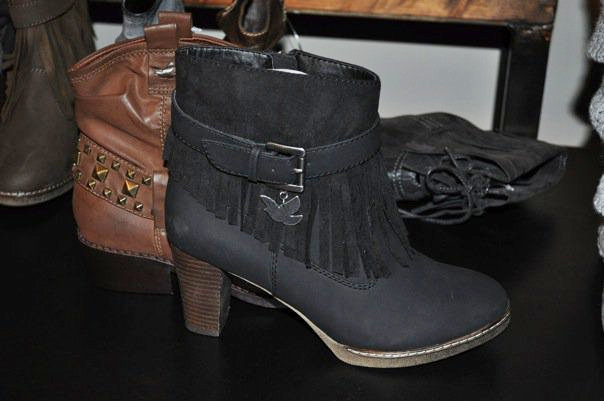 First Look at Selena Gomez#39;s selena gomez dream out loud collection. First Look at Selena Gomez#39;s