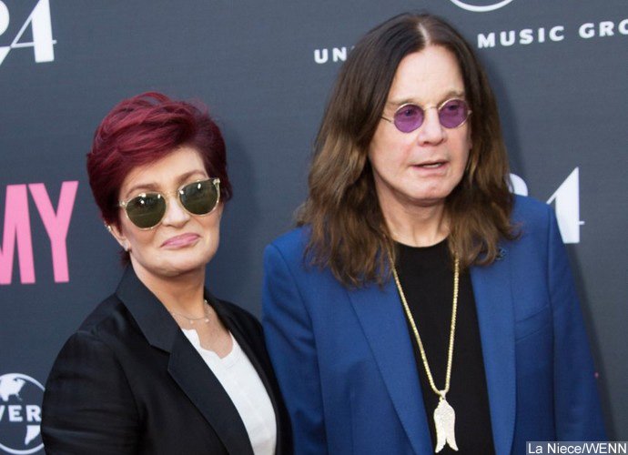 Sharon and Ozzy Osbourne Share a Smooch in the Street Months After Brief Split