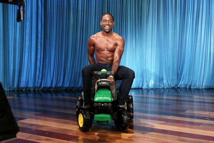 'This Is Us' Star Sterling K. Brown Goes Topless on 'The Ellen DeGeneres Show'