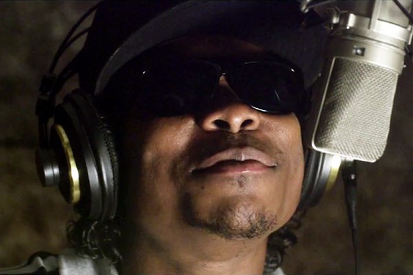'Straight Outta Compton' Red Band Trailer Released