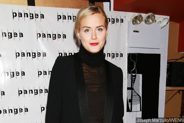 Taylor Schilling Feels Lucky Not Growing Up With Internet