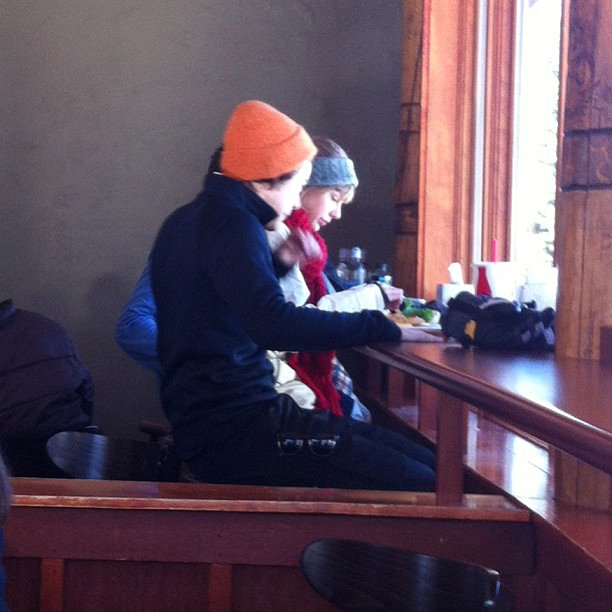 http://www.aceshowbiz.com/images/news/taylor-swift-and-harry-styles-go-skiing-in-utah.jpg