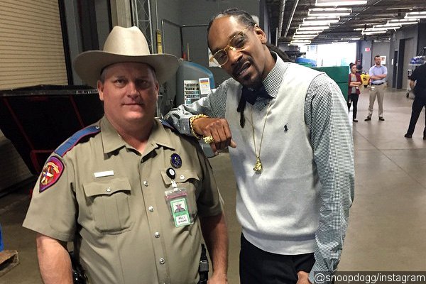 Texas State Trooper Forced to Get 'Counseling' for Posing With Snoop Dogg