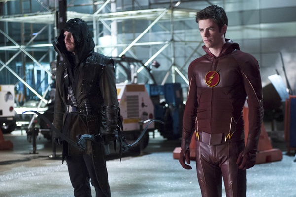 The CW Orders 'Arrow/Flash' Spin-Off and Julie Plec's 'Cordon' to Series, Cancels 'Messengers'