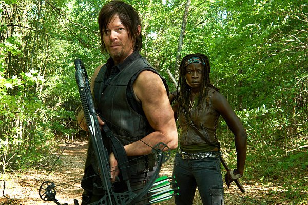'The Walking Dead' Season 6 Set Video: Norman Reedus Kisses Danai Gurira
