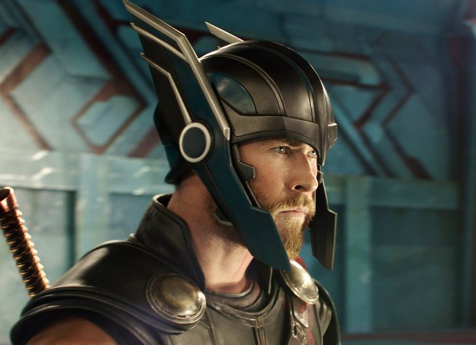 Thor's New Costume and Hammer in 'Avengers: Infinity War' Revealed