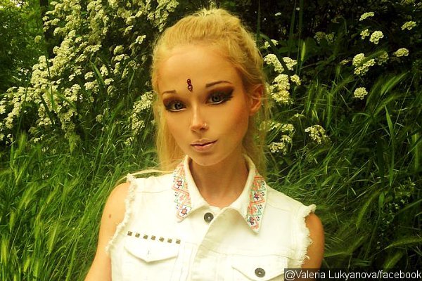 'Human Barbie' Valeria Lukyanova Admits to Photoshopping Recent Jean Shorts Photos