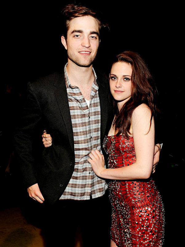 robert pattinson and kristen stewart 2011 mtv movie awards. Robert Pattinson and Kristen