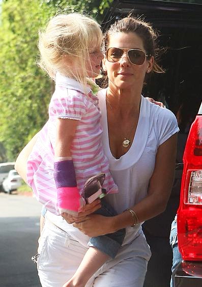 The six year old was chatting with her mother porn star Janine Lindemulder The six year old was chatting with her mother porn star Janine Lindemulder