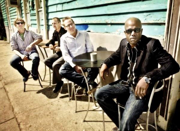 Hootie & The Blowfish to Be