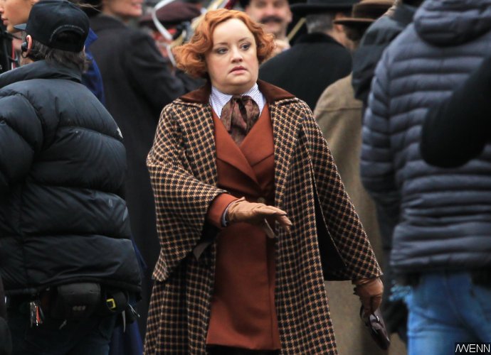 'Wonder Woman' On-Set Pictures Reveal Lucy Davis as Etta Candy