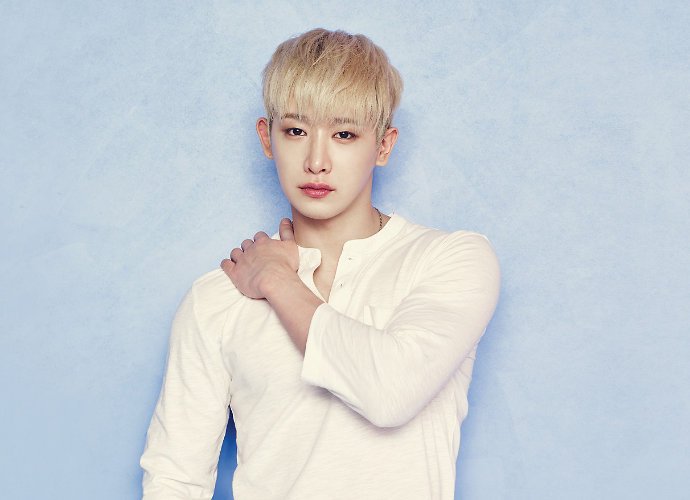 Monsta X's Wonho Holds Live Stream While Taking a Shower