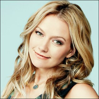 Becki Newton Profile Photo