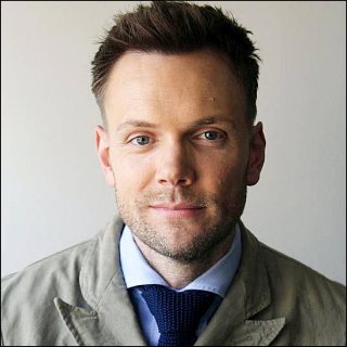 Joel McHale Profile Photo