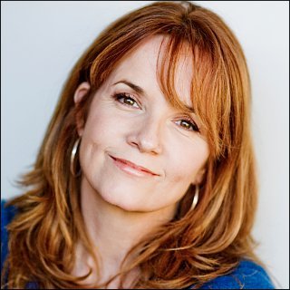 Lea Thompson Profile Photo