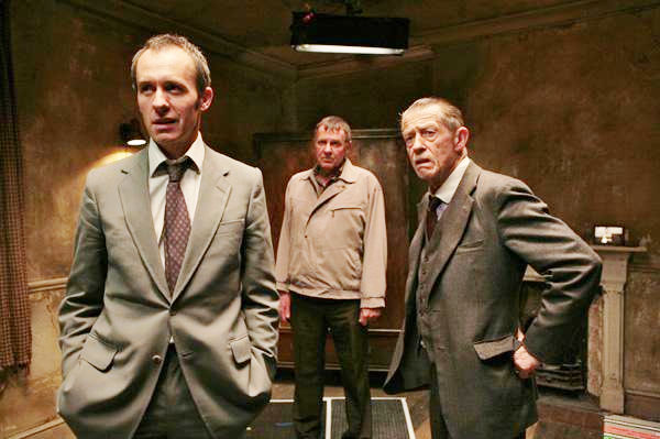 Stephen Dillane, Tom Wilkinson and John Hurt in Image Entertainment's 44 Inch Chest (2010)