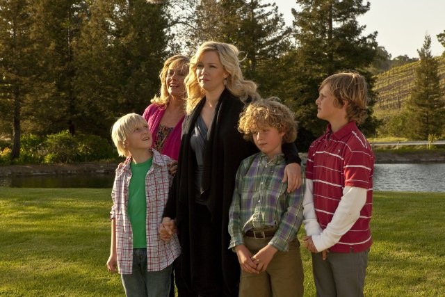 Jennie Garth stars as Susan in Hallmark Channel's A Christmas Wedding Tail (2011)