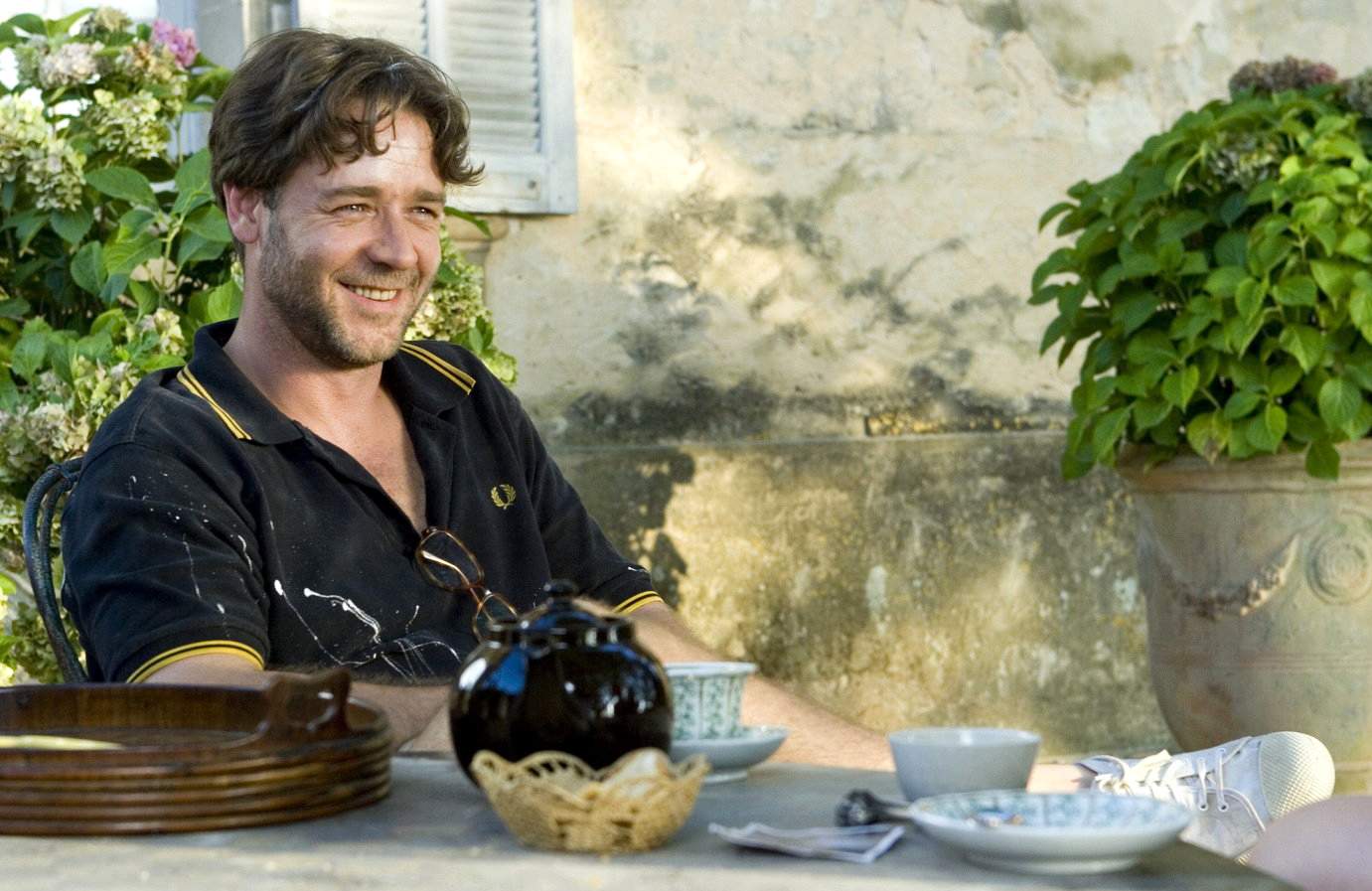 Russell Crowe as Max Skinner in The 20th Century Fox's A Good Year (2006)