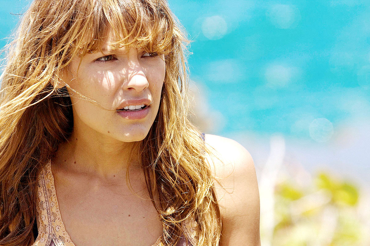 Kiele Sanchez stars as Gina in Universal Pictures' A Perfect Getaway (2009)