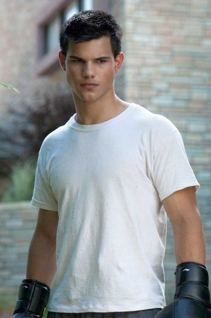 Taylor Lautner stars as Nathan in Lionsgate Films' Abduction (2011)