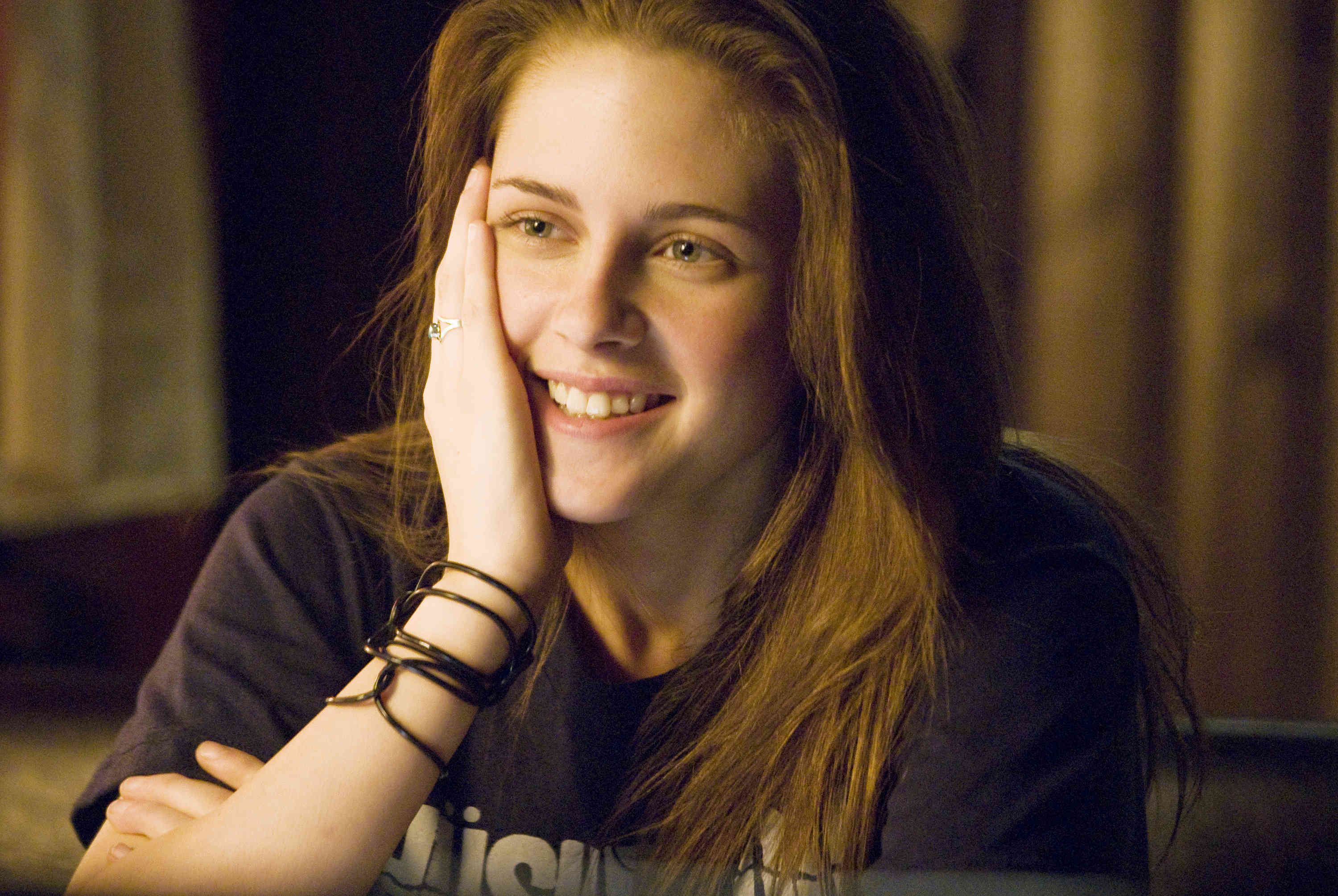 Kristen Stewart stars as Em in Miramax Films ADVENTURELAND (2009)