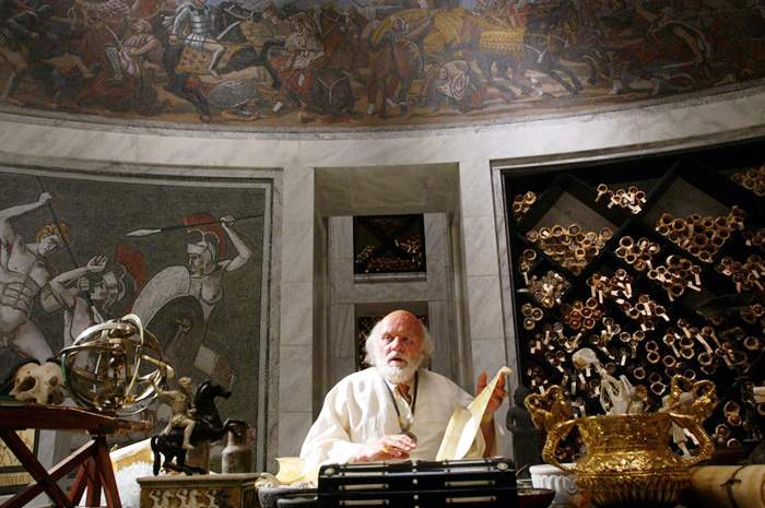 Anthony Hopkins as Old Ptolemy in Oliver Stone' Alexander (2004)