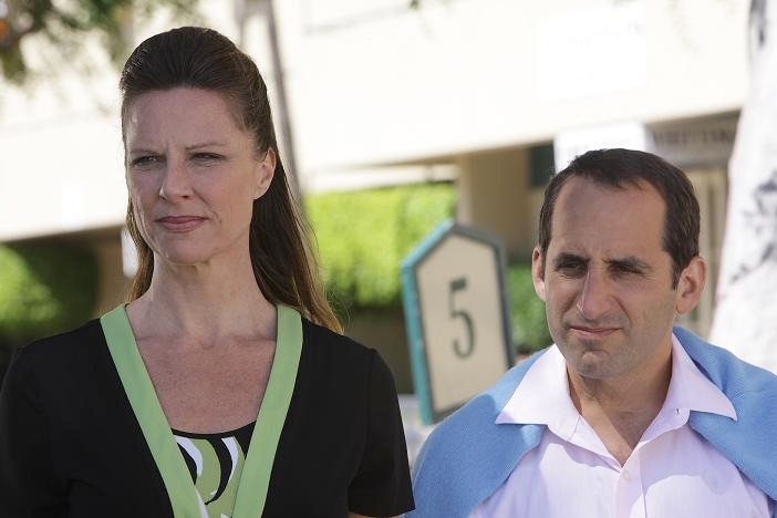 Gigi Rice and Peter Jacobson in Kinobild Releasing's And They're Off... (2011)