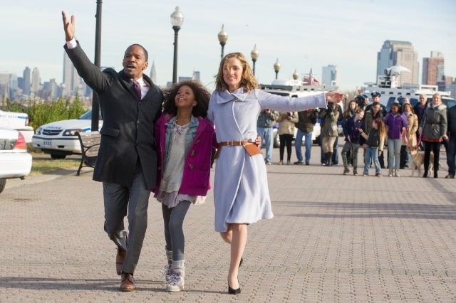 Jamie Foxx, Quvenzhane Wallis and Rose Byrne in Columbia Pictures' Annie (2014)