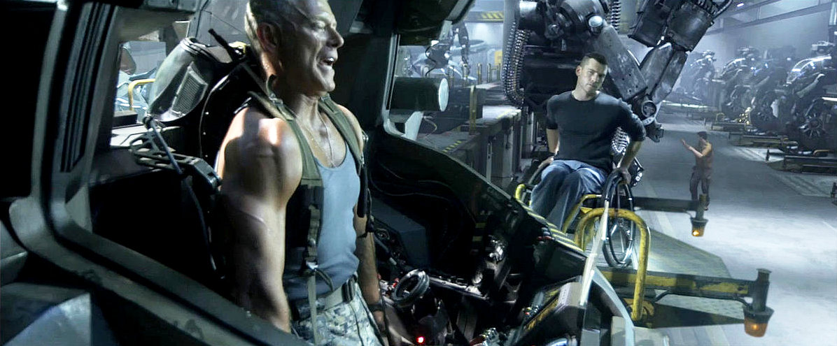 Stephen Lang stars as Col. Quaritch and Sam Worthington stars as Jake Sully in The 20th Century Fox's Avatar (2009)