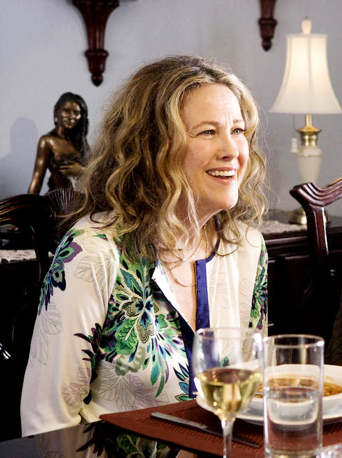 Catherine O'Hara stars as Gloria Farlander in Focus Features' Away We Go (2009). Photo credit by Teresa Isasi.