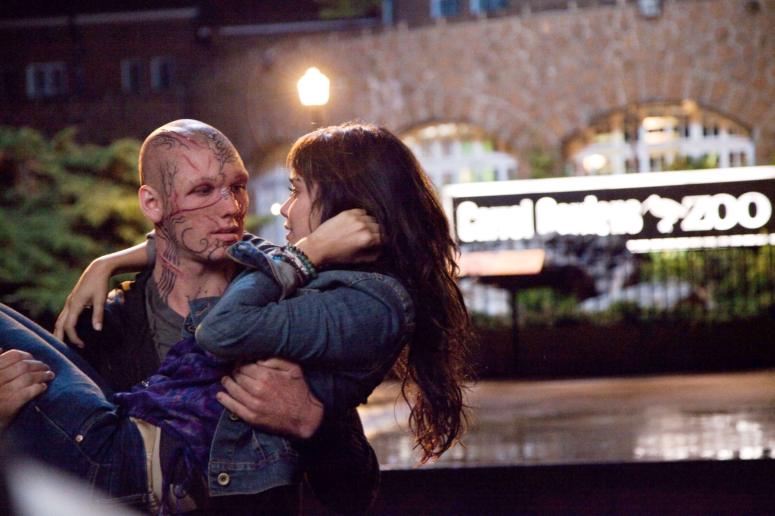 Alex Pettyfer stars as Kyle Kingson and Vanessa Hudgens stars as Linda Taylor in CBS Films' Beastly (2011)