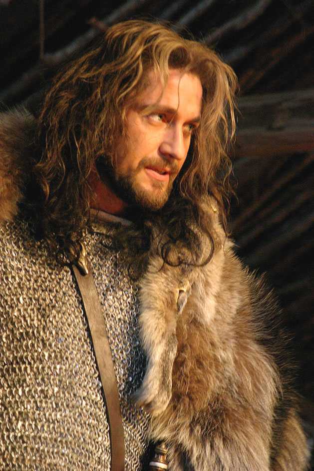 Gerard Butler as Beowulf in Beowulf & Grendel (2006)