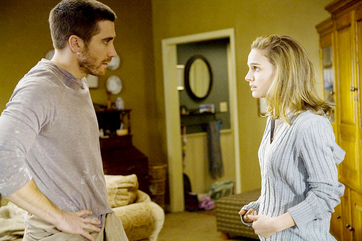 Jake Gyllenhaal stars as Tommy Cahill and Natalie Portman stars as Grace Cahill in Lionsgate Films' Brothers (2009)