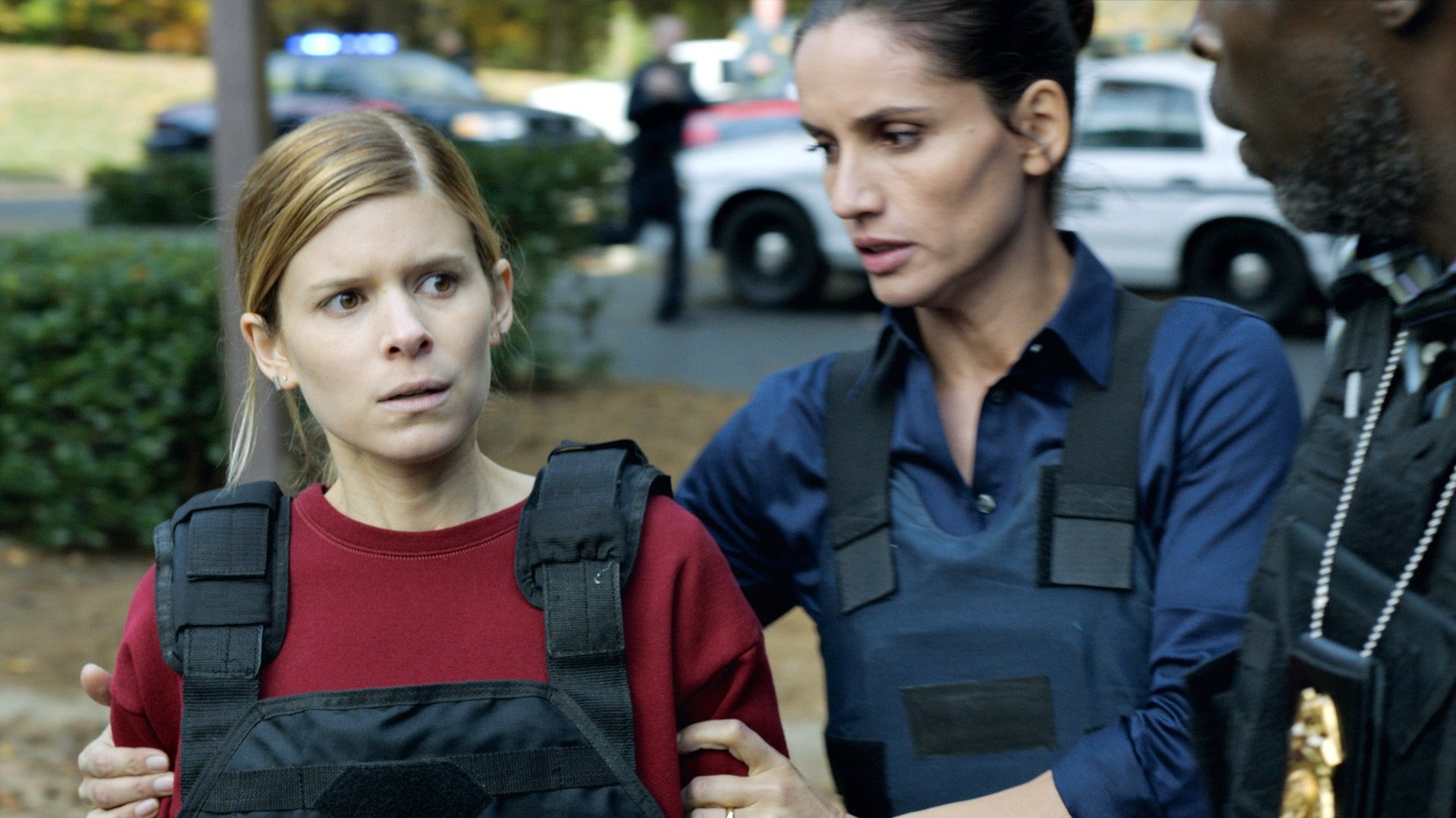 Kate Mara stars as Ashley Smith and Leonor Varela stars as Sergeant Carmen Sandoval in Paramount Pictures' Captive (2015)