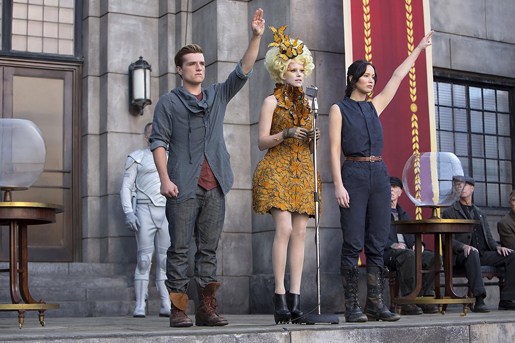 Josh Hutcherson, Elizabeth Banks and Jennifer Lawrence in Lionsgate Films' The Hunger Games: Catching Fire (2013)