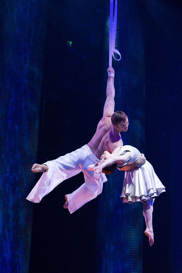 Igor Zaripov stars as The Aerialist and Erica Linz stars as Mia in Paramount Pictures' Cirque du Soleil: Worlds Away (2012)