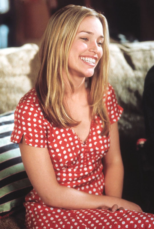 Piper Perabo as Nora Baker in The 20th Century Fox' Cheaper by the Dozen (2003)